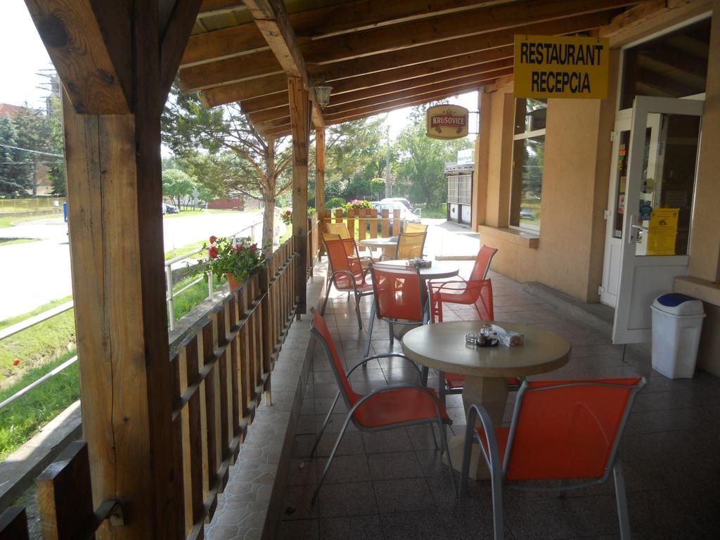Penzion Kaplna Exterior foto